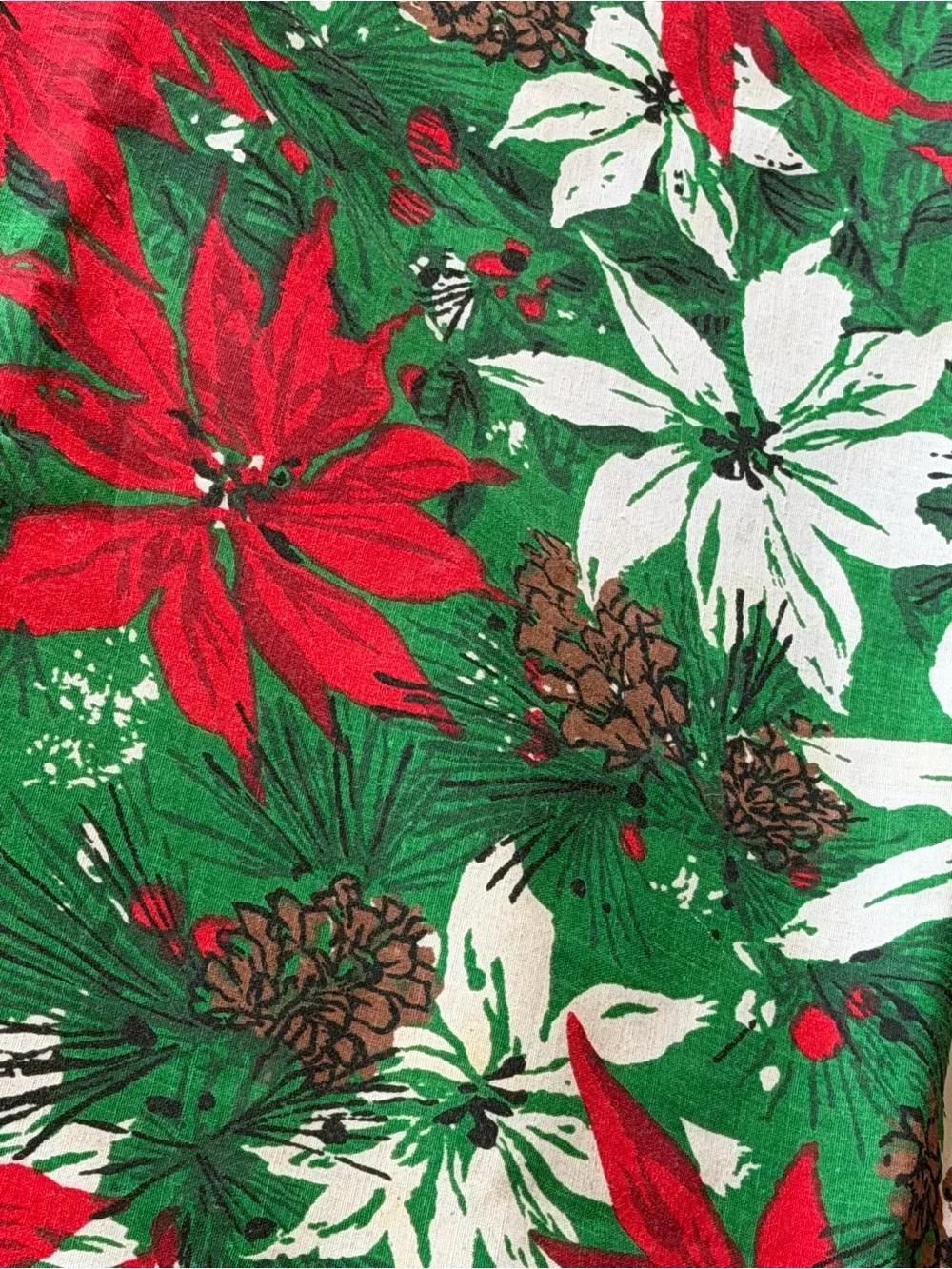 Vintage 60’s Oval Rustic Poinsettia Fabric Tablecloth. Christmas | Holiday